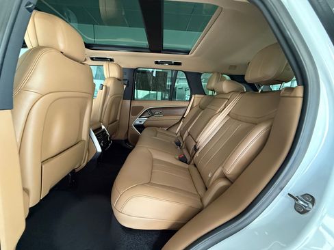 Certified 2024 Land Rover Range Rover SE AWD/4WD image 11