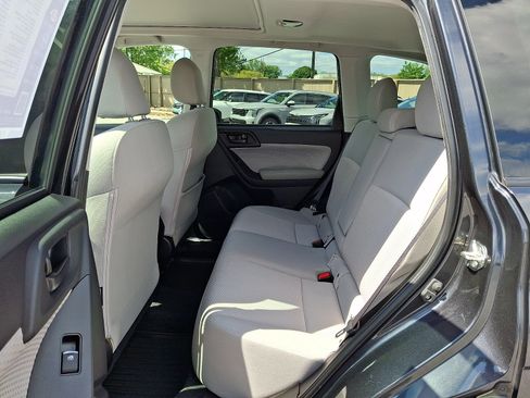 Used 2018 Subaru Forester 2.5i Premium AWD/4WD image 11