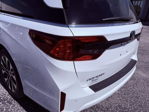 New 2026 Honda Odyssey Elite image 7