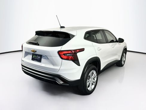Used 2024 Chevrolet Trax LS FWD image 9