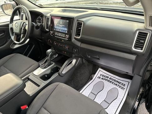 Used 2024 Nissan Frontier SV image 28