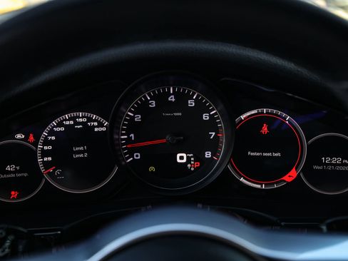 Used 2018 Porsche Panamera 4S image 38