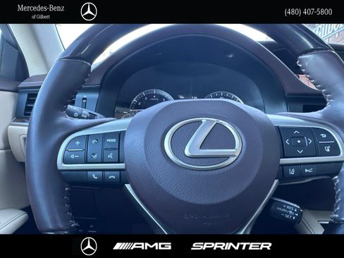 Used 2018 Lexus ES 350 w/ Luxury Package w/Wood Trim FWD image 29