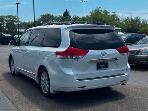 Used 2013 Toyota Sienna Limited w/ Premium Pkg FWD image 8
