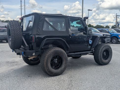 Used 2018 Jeep Wrangler Sport AWD/4WD image 4