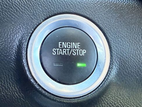 Used 2023 GMC Terrain SLT w/ Tech Package image 25