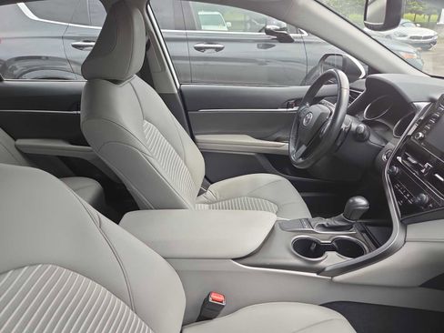 Used 2023 Toyota Camry SE w/ Convenience Package FWD image 8