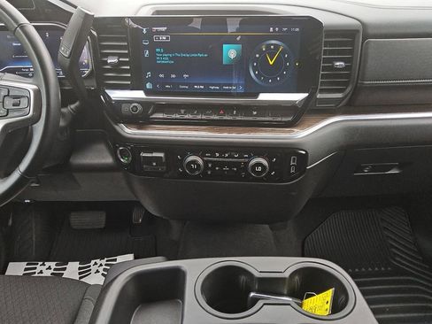 Used 2025 GMC Sierra 1500 SLT AWD/4WD image 11