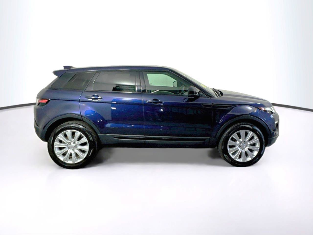 Used 2018 Land Rover Range Rover Evoque SE AWD/4WD image 12
