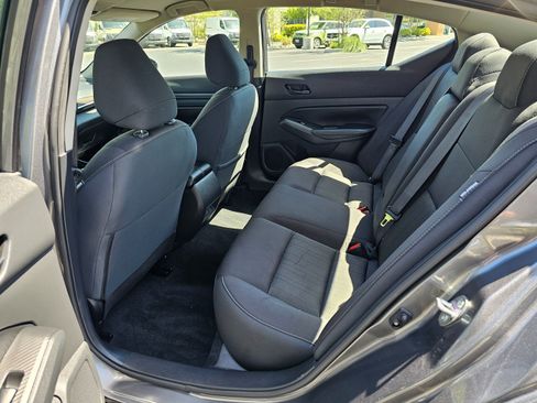 Used 2024 Nissan Altima 2.5 SV image 16