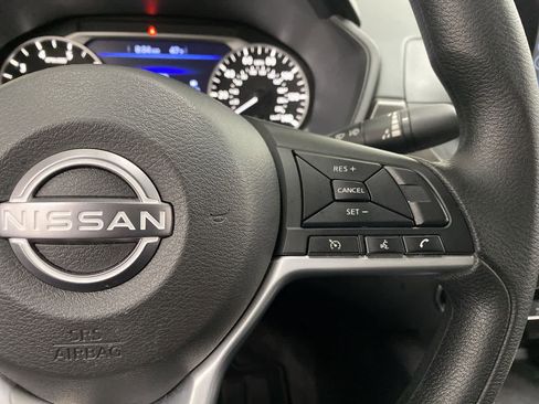 Used 2025 Nissan Altima 2.5 SV FWD image 21