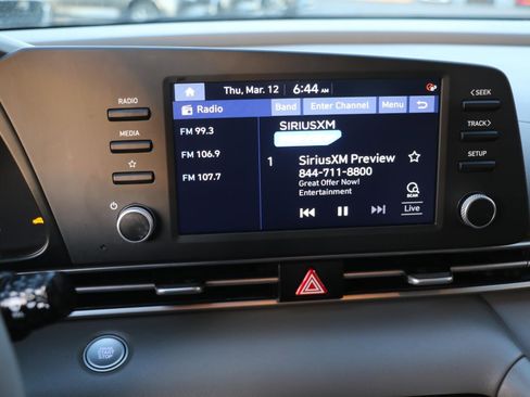 Used 2023 Hyundai Elantra SEL image 13