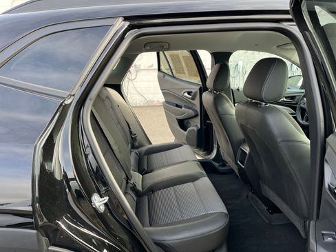 Used 2025 Chevrolet Trax LT image 25