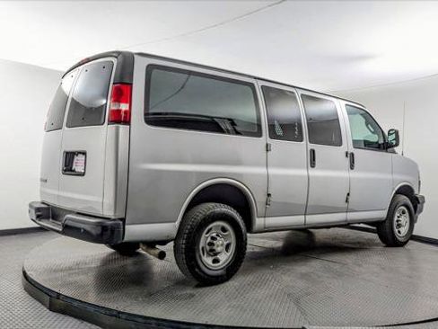 Used 2024 Chevrolet Express 2500 w/ Driver Convenience Package RWD image 8