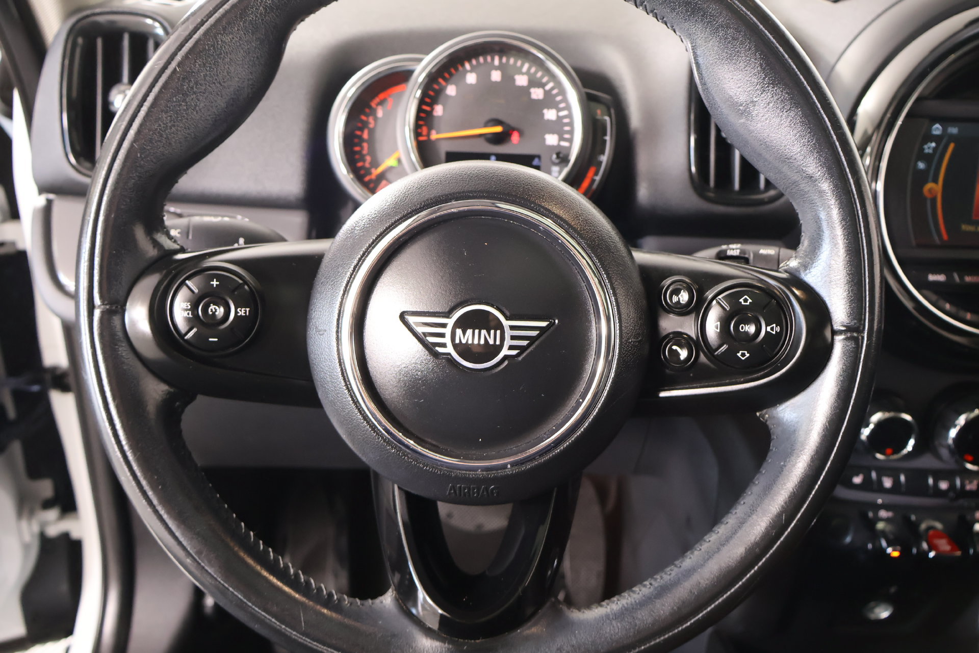 Used 2019 MINI Cooper Countryman FWD image 3