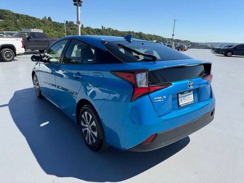 Used 2020 Toyota Prius LE AWD/4WD image 5