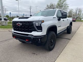 Used 2025 Chevrolet Silverado 2500 ZR2 w/ LPO, Dark Essentials Package AWD/4WD video 1