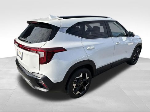 Certified 2025 Kia Seltos EX w/ EX Sunroof Package image 9