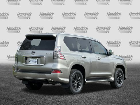 Used 2023 Lexus GX 460 Premium w/ Premium Package image 5