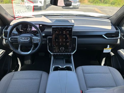 New 2025 GMC Acadia Elevation image 14