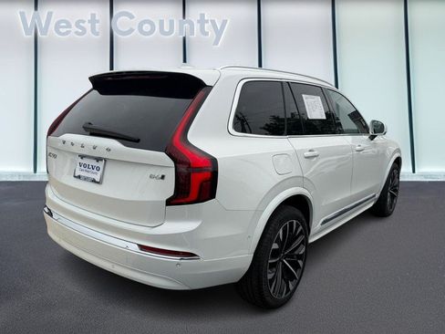 Certified 2025 Volvo XC90 B6 Plus AWD/4WD image 4