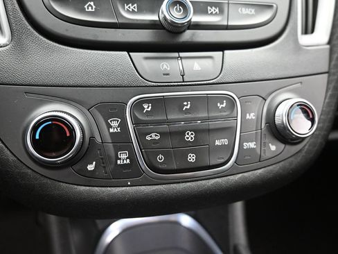 Used 2024 Chevrolet Malibu LT FWD image 15