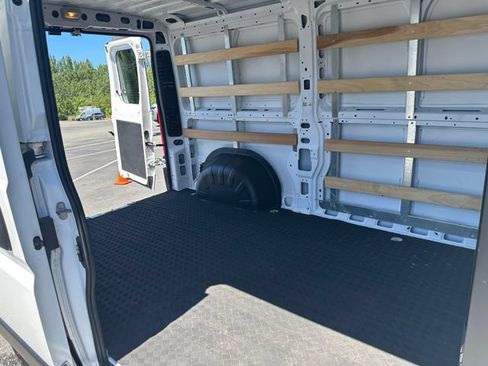 Used 2025 RAM ProMaster 2500 w/ U-Haul Equipment Group FWD image 23