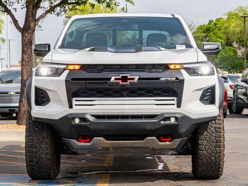 Used 2025 Chevrolet Colorado ZR2 w/ Technology Package image 4