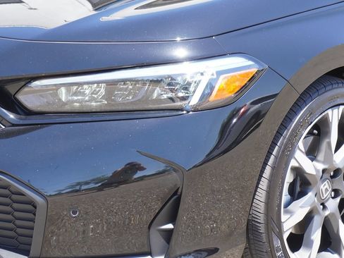 Used 2025 Honda Civic Sport Touring image 2