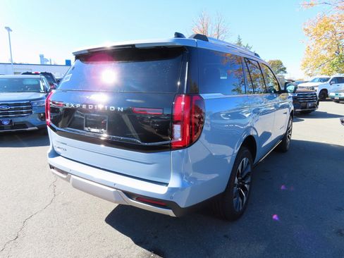 New 2025 Ford Expedition Platinum w/ Driver's Package image 4
