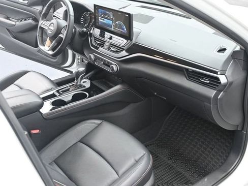 Used 2024 Nissan Altima 2.5 SR w/ SR Premium Package image 37