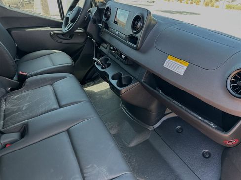 New 2024 Mercedes-Benz Sprinter 144 Cargo image 17
