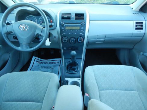 Used 2010 Toyota Corolla FWD image 2