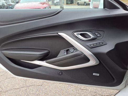 Used 2017 Chevrolet Camaro SS image 15