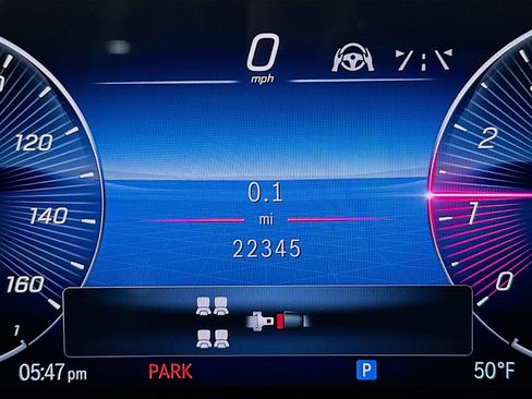 Used 2024 Mercedes-Benz GLS 580 4MATIC w/ E-Active Body Control Package image 9