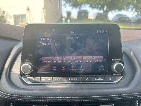 Used 2023 Nissan Rogue SV w/ SV Premium Package image 28