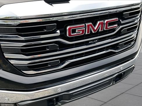 Used 2025 GMC Sierra 1500 SLT w/ SLT Premium Plus Package AWD/4WD image 30