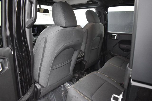 Used 2025 Jeep Gladiator Sport AWD/4WD image 13