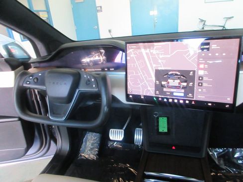 Used 2023 Tesla Model X AWD/4WD image 44