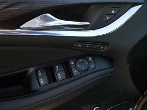 Used 2023 Buick Enclave Avenir w/ Avenir Technology Package image 19