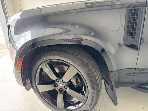 Used 2024 Land Rover Defender 90 V8 image 12