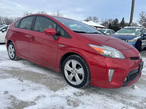 Used 2013 Toyota Prius Five image 2