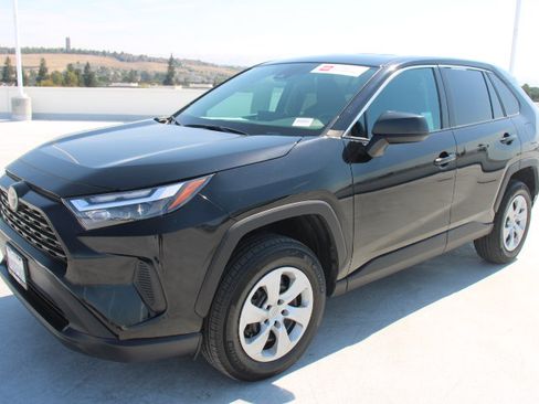 Certified 2024 Toyota RAV4 LE AWD/4WD image 6