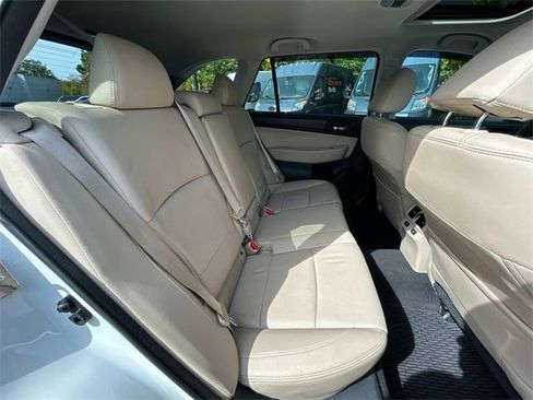 Used 2016 Subaru Outback 3.6R Limited image 17