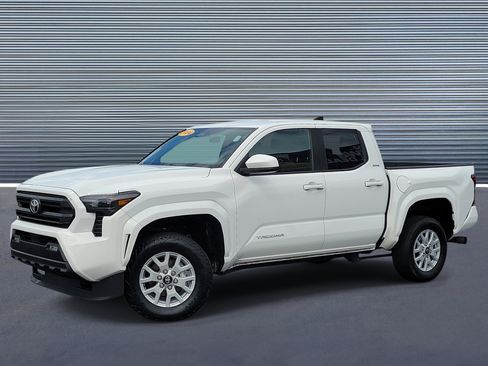 Used 2024 Toyota Tacoma SR5 AWD/4WD image 1