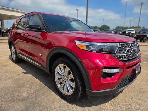 Used 2023 Ford Explorer King Ranch w/ Technology Package RWD image 3