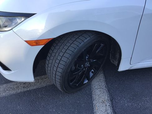 Used 2019 Honda Civic Sport image 16