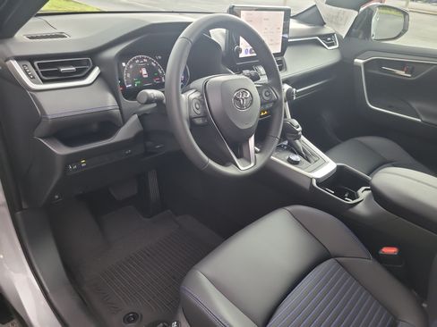 Used 2025 Toyota RAV4 XSE AWD/4WD image 20