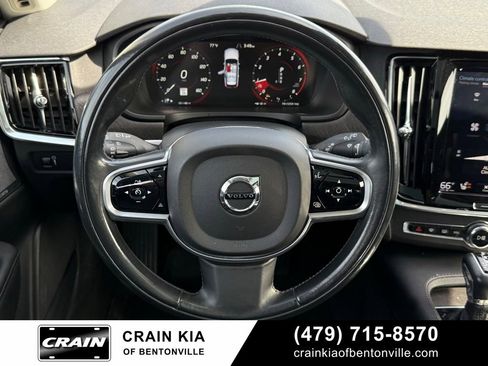 Used 2017 Volvo V90 T6 Cross Country image 14