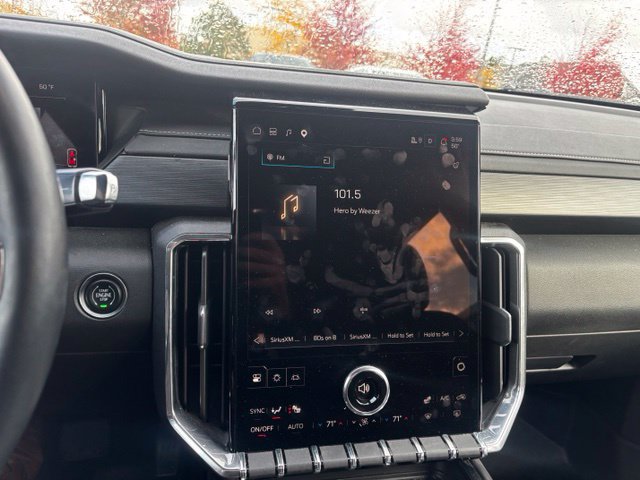 Used 2025 GMC Acadia Elevation w/ Black Edition AWD/4WD image 12